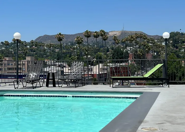 Exceptional 2 Bedroom In Heart Of Hollywood 201