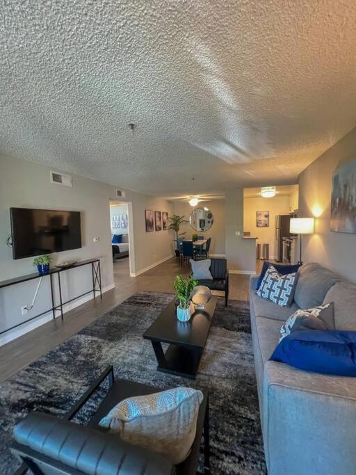 Exceptional 2 Bedroom In Heart Of Hollywood 201 Apartment Los Angeles